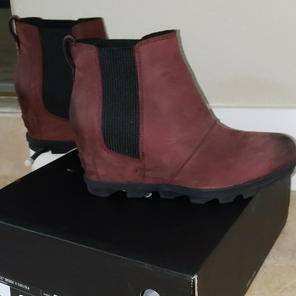 Sorel Joan of Artic Chelsea Wedges - Picture 2 of 4